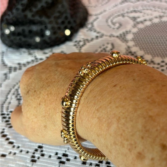NWT Wilder Bracelet Bracelet Bubble Design Accents Gold Metal - Picture 3 of 9
